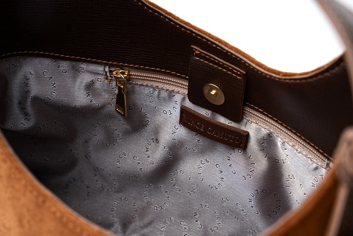 Vince Camuto Bolso Cremona Suede Brown de Polipiel Marrón